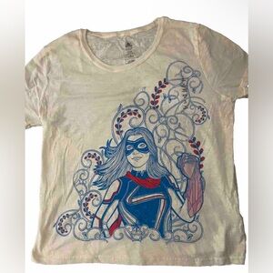 Disney Parks Marvel Comics Ms. Marvel T-Shirt Women's White Short Sleeve NWT